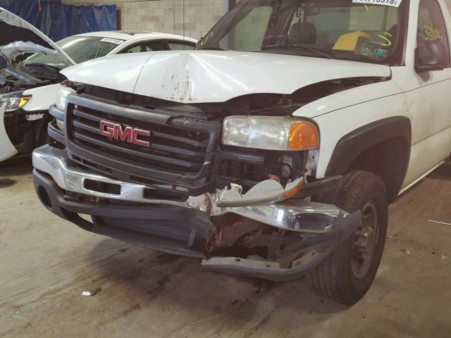 1GDHC24U14E364533 - 2004 GMC SIERRA C25 WHITE photo 9