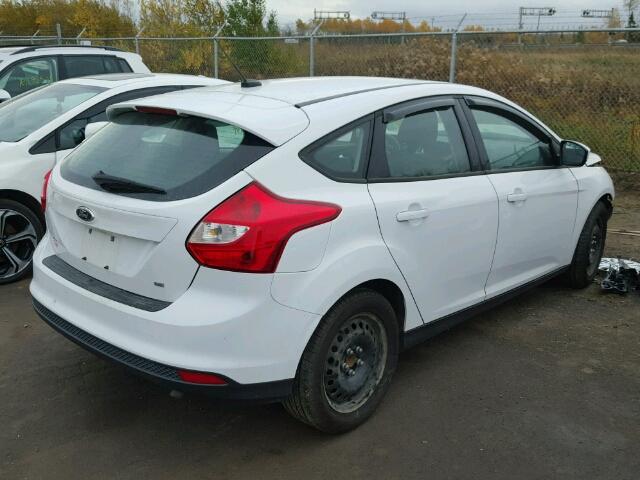 1FAHP3K20CL238230 - 2012 FORD FOCUS SE WHITE photo 4