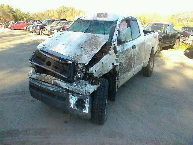 5TFUY5F19AX112828 - 2010 TOYOTA TUNDRA WHITE photo 2