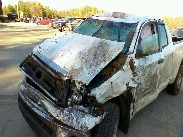 5TFUY5F19AX112828 - 2010 TOYOTA TUNDRA WHITE photo 9