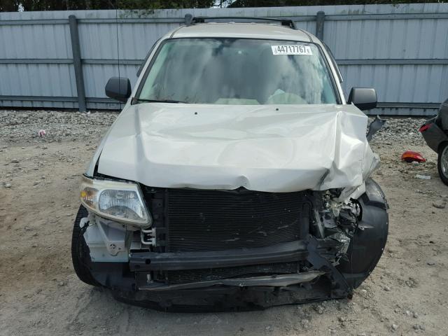 4F2CZ06138KM03053 - 2008 MAZDA TRIBUTE S CREAM photo 9