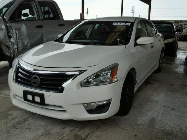 1N4AL3AP7DN556300 - 2013 NISSAN ALTIMA 2.5 WHITE photo 2