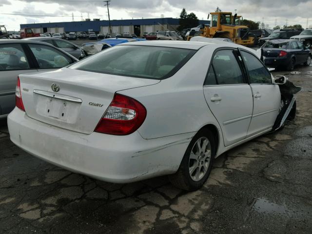 JTDBE32K040251522 - 2004 TOYOTA CAMRY WHITE photo 4