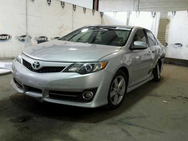 4T1BF1FK7DU717656 - 2013 TOYOTA CAMRY SILVER photo 2