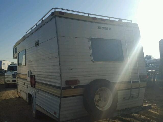 F44CD8V703200 - 1978 DODGE MOTORHOME CREAM photo 3