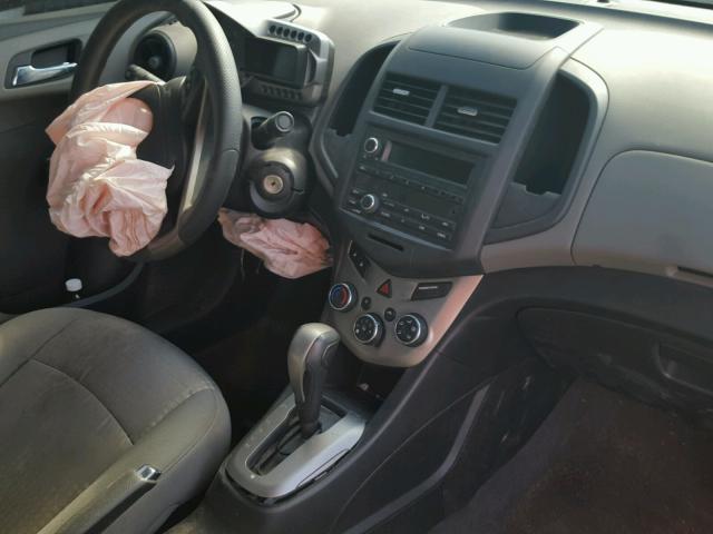 1G1JA5SHXD4165403 - 2013 CHEVROLET SONIC LS GRAY photo 9