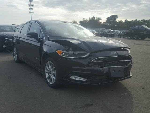 3FA6P0PU4HR136339 - 2017 FORD FUSION SE BLACK photo 1