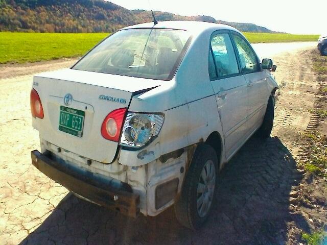 2T1BR32E74C254728 - 2004 TOYOTA COROLLA WHITE photo 4