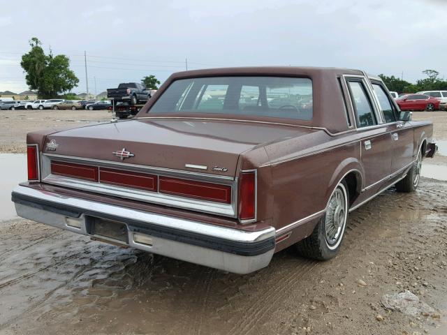 1LNBP94F2CY643572 - 1982 LINCOLN TOWN CAR BURGUNDY photo 4