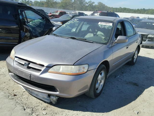 1HGCG1659YA043132 - 2000 HONDA ACCORD TAN photo 2