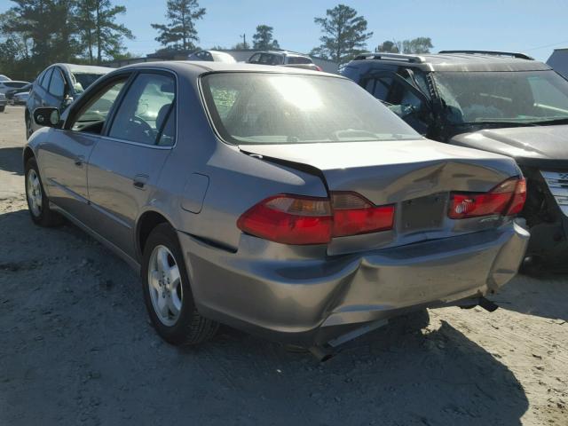 1HGCG1659YA043132 - 2000 HONDA ACCORD TAN photo 3