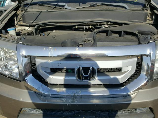 5FNYF3H27BB053064 - 2011 HONDA PILOT LX SILVER photo 7