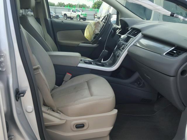 2FMDK3JC0DBC87779 - 2013 FORD EDGE Сріблястий фото 5