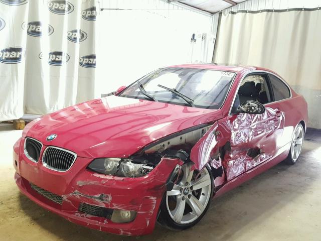 WBAWB73558P039252 - 2008 BMW 335 I RED photo 2