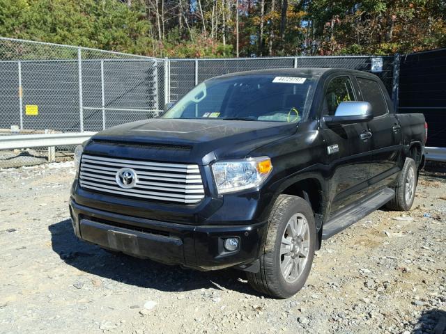 5TFAY5F14FX438420 - 2015 TOYOTA TUNDRA CRE BLACK photo 2