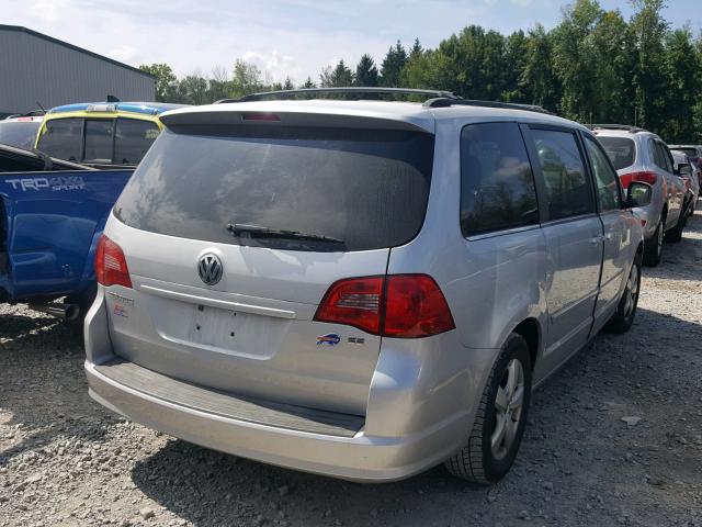 2V8HW34179R517874 - 2009 VOLKSWAGEN ROUTAN SE SILVER photo 4