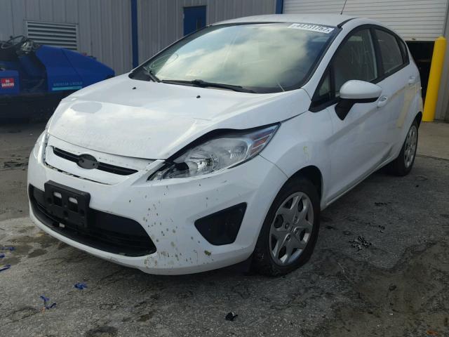 3FADP4TJ7DM171331 - 2013 FORD FIESTA S WHITE photo 2