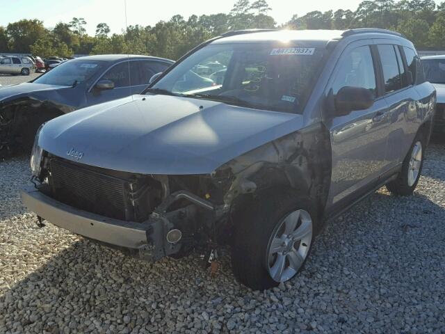 1C4NJCBA9GD560905 - 2016 JEEP COMPASS GRAY photo 2