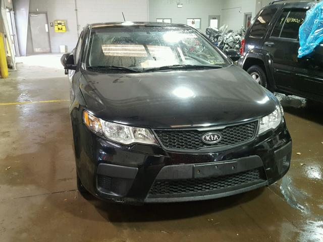 KNAFU6A28D5657345 - 2013 KIA FORTE EX BLACK photo 9