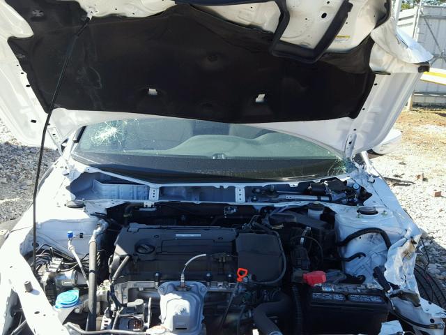 1HGCR2F33HA060085 - 2017 HONDA ACCORD LX WHITE photo 7