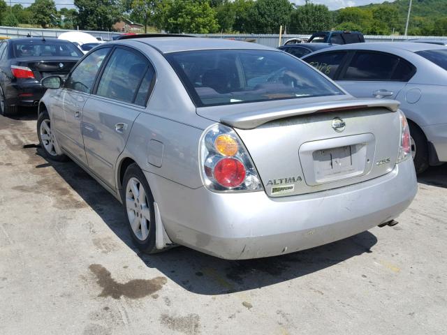 1N4AL11D84C107763 - 2004 NISSAN ALTIMA BAS SILVER photo 3