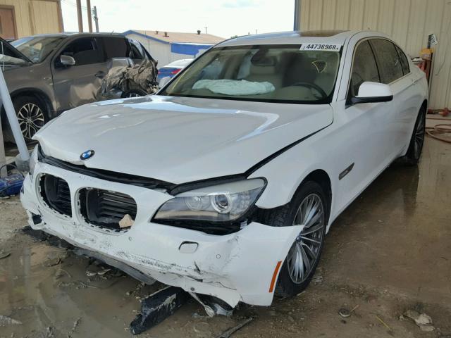 WBAKB8C5XBCY65873 - 2011 BMW 750LI WHITE photo 2