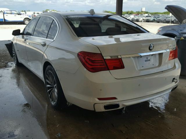 WBAKB8C5XBCY65873 - 2011 BMW 750LI WHITE photo 3