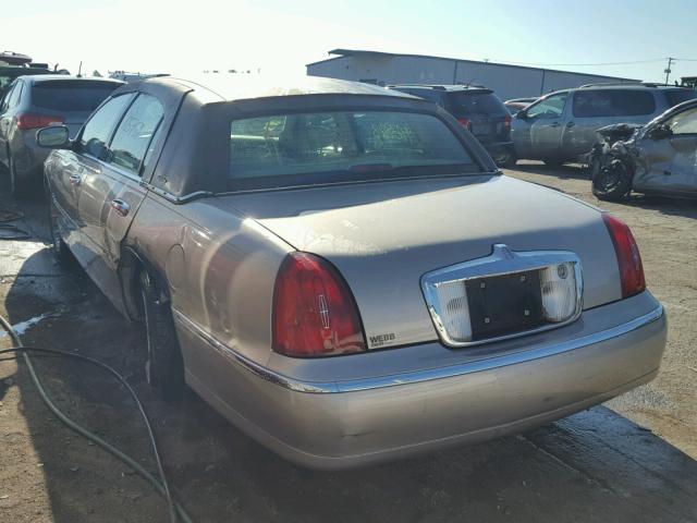 1LNHM81W0YY884345 - 2000 LINCOLN TOWN CAR E TAN photo 3