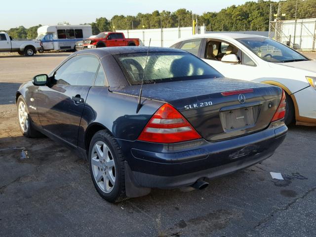 WDBKK47FXWF076110 - 1998 MERCEDES-BENZ SLK 230 KO BLUE photo 3