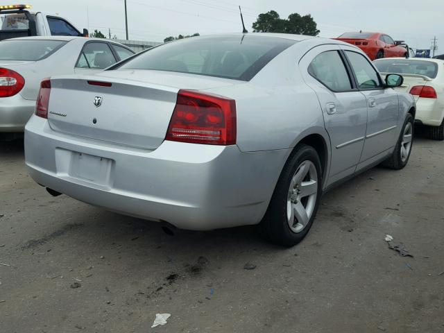 2B3KA43H88H239884 - 2008 DODGE CHARGER SILVER photo 4