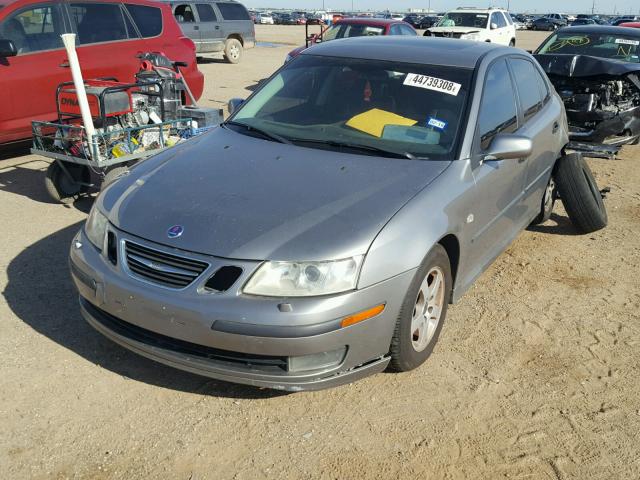 YS3FB49S341040422 - 2004 SAAB 9-3 LINEAR SILVER photo 2