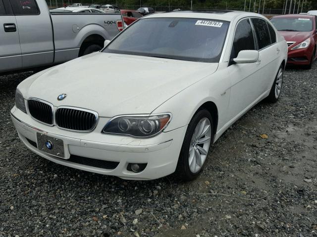 WBAHN83547DT70085 - 2007 BMW 750 WHITE photo 2