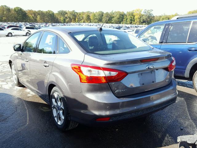 1FAHP3H23CL286909 - 2012 FORD FOCUS GRAY photo 3