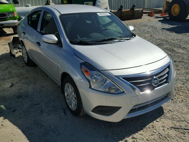 3N1CN7AP6HL904407 - 2017 NISSAN VERSA S SILVER photo 1