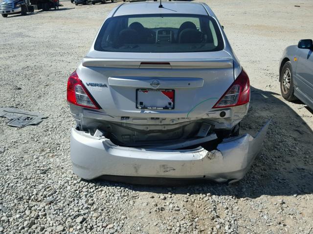 3N1CN7AP6HL904407 - 2017 NISSAN VERSA S SILVER photo 9