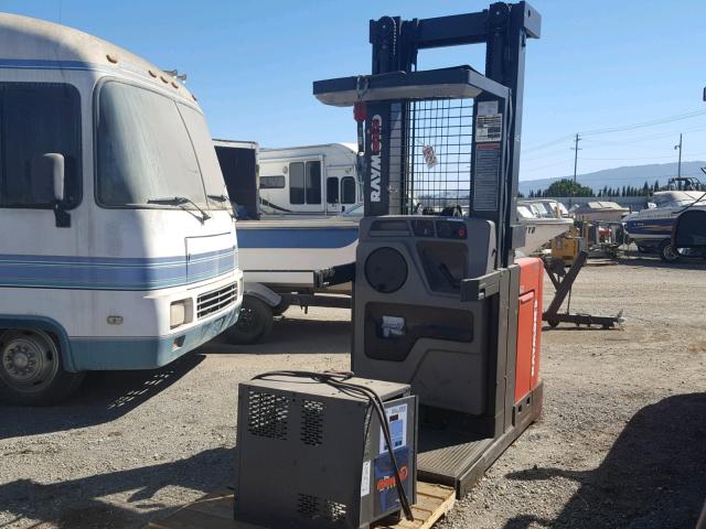 EASI01AE29129 - 2001 RAYM FORKLIFT 红色 照片 2