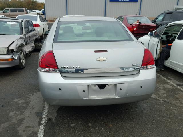 2G1WB58K389255842 - 2008 CHEVROLET IMPALA LS SILVER photo 9