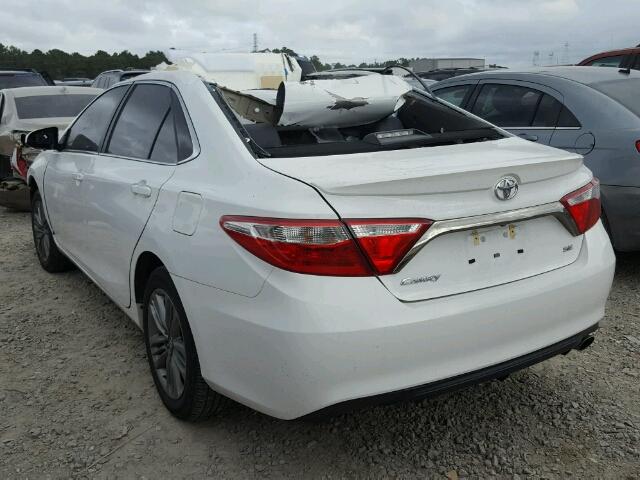 4T1BF1FK7FU979793 - 2015 TOYOTA CAMRY LE WHITE photo 3