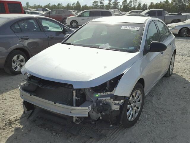 1G1PA5SH6F7205570 - 2015 CHEVROLET CRUZE LS SILVER photo 2