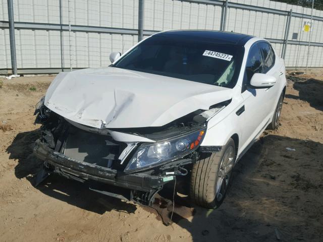 5XXGR4A60DG130444 - 2013 KIA OPTIMA SX WHITE photo 2