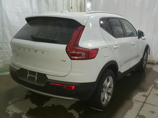 YV4AC2HK0K2054416 - 2019 VOLVO XC40 T4 WHITE photo 4