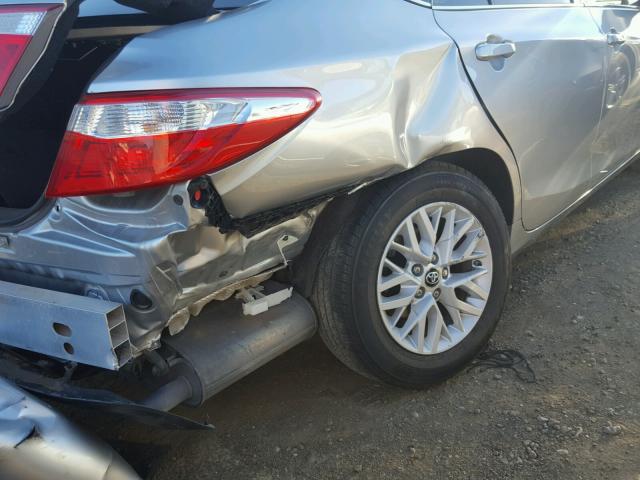 4T1BF1FKXGU603820 - 2016 TOYOTA CAMRY LE ვერცხლისფერი ფოტო 9