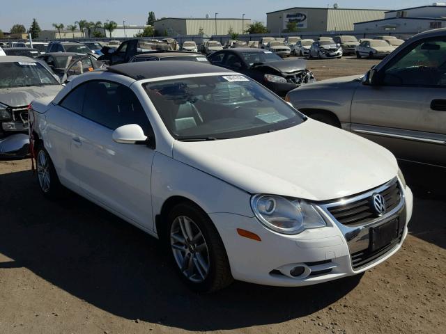 WVWFA71F28V015536 - 2008 VOLKSWAGEN EOS LUX 白色 照片 1