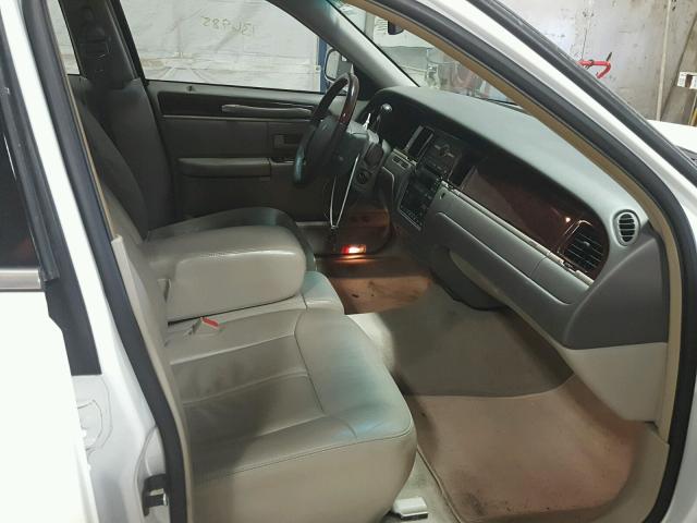 1LNHM82V16Y641338 - 2006 LINCOLN TOWN CAR WHITE photo 5