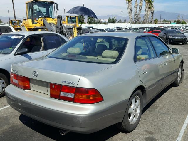 JT8BF28G4X5061464 - 1999 LEXUS ES 300 BEIGE photo 4