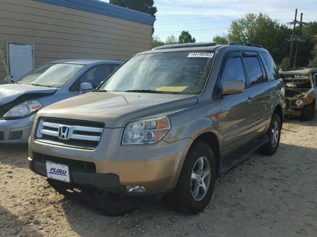 5FNYF18718B017816 - 2008 HONDA PILOT EXL GOLD photo 2