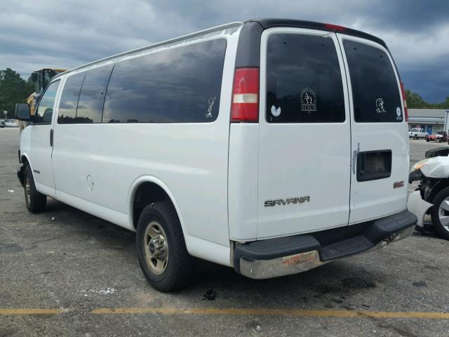 1GJHG39U031123763 - 2003 GMC SAVANA G35 WHITE photo 3