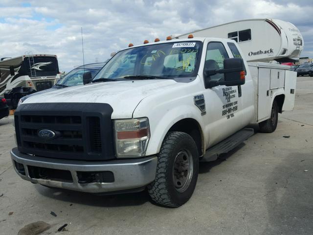 1FTWX30558EE60630 - 2008 FORD F350 WHITE photo 2