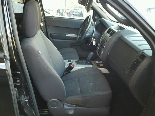 1FMCU0D78CKC00525 - 2012 FORD ESCAPE BLACK photo 5