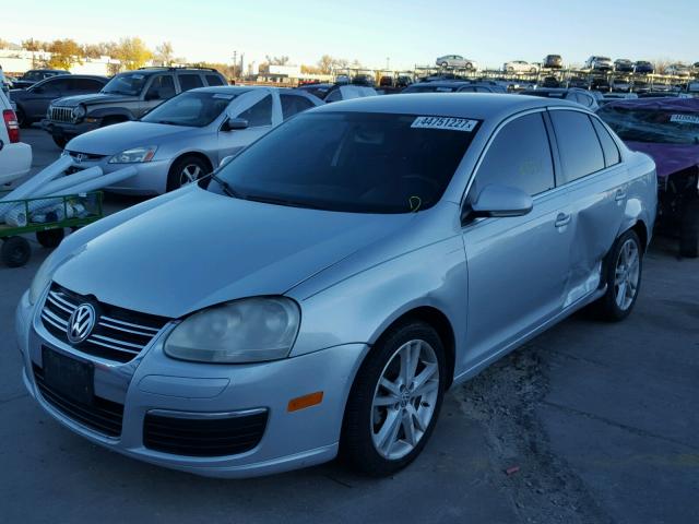 3VWRF71K76M745426 - 2006 VOLKSWAGEN JETTA SILVER photo 2